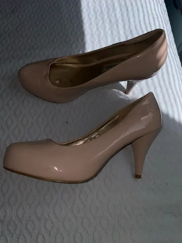 women's high heel shoes in assortment in Women's - Shoes in Lethbridge - Image 2