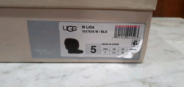 BRAND NEW IN BOX UGG LIDA BOOT BLACK SIZE 5 in Other in Markham / York Region - Image 7
