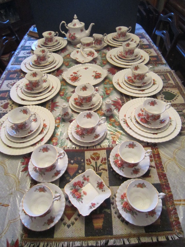CENTENNIAL ROSE china set, Service for 8, by Royal Albert Arts