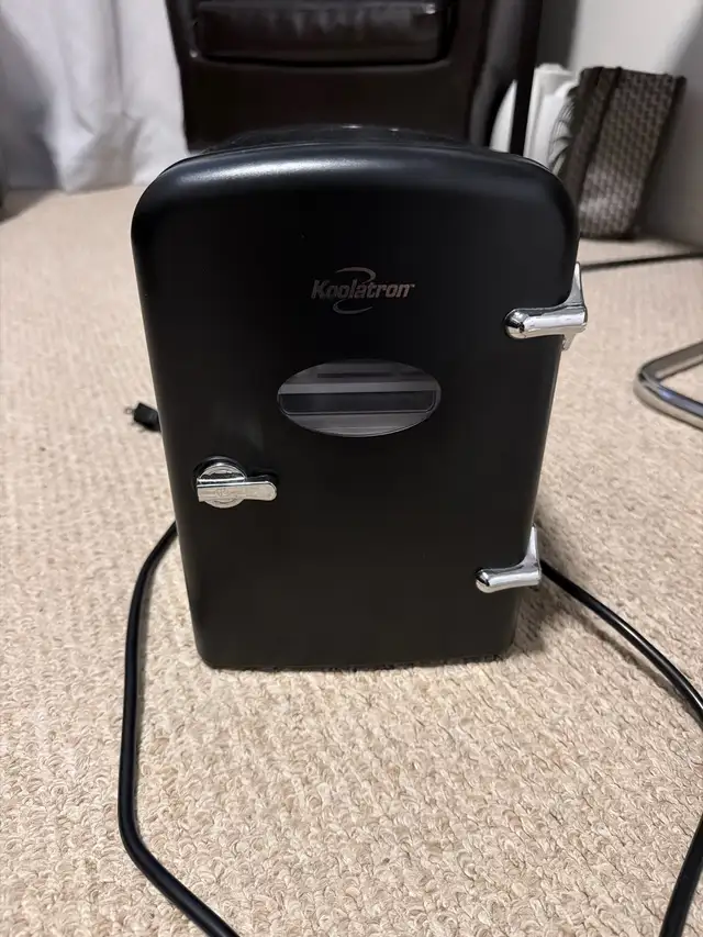 Koolatron Mini Fridge in Refrigerators in Oshawa / Durham Region - Image 2