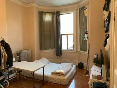 Spacious Room for Rent for AUGUST at Queen and Spadina/Bathurst