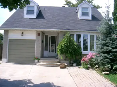 Beautiful raised Cape Cod bungalow with 3 bedroom located in sought after Valley Park! Ideal family...