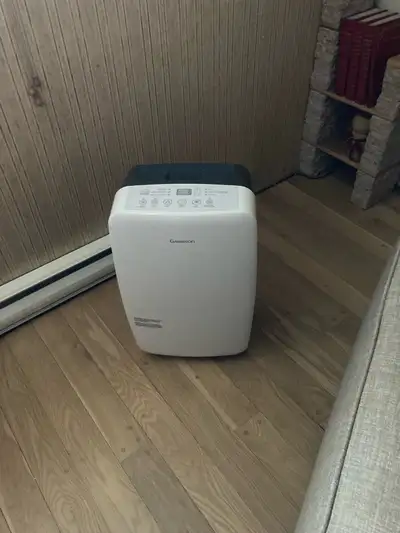 Veuillez me contacter par téléphone. Ce déshumidificateur Garrison est idéal pour maintenir un nivea...