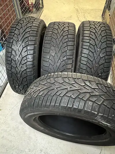 Pneus d’hiver achetés l’année dernière à 998$ et utilisés très peu de la marque General Altimax Arct...