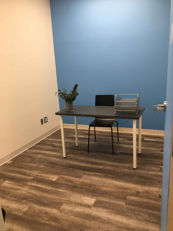 Room Rental in Physio Clinic-available to healthcare workers in Commercial & Office Space for Rent in Ottawa