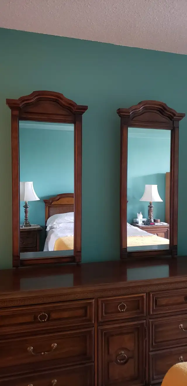 Stanley Furniture--high quality 3-piece solid wood Bedroom Suite in Dressers & Wardrobes in Oshawa / Durham Region - Image 2