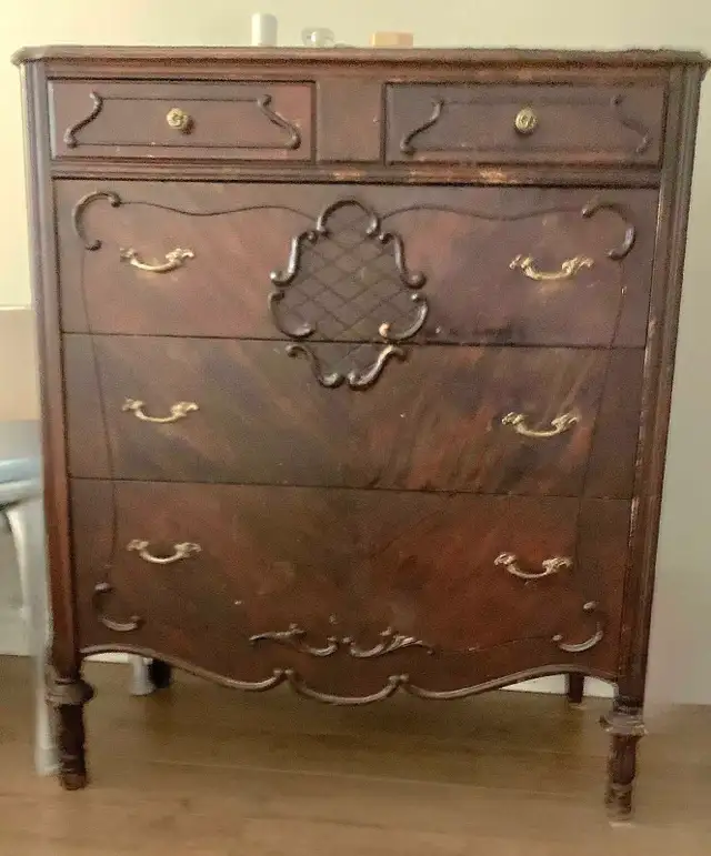 Wooden Dresser from 1920s in Dressers & Wardrobes in Ottawa - Image 2