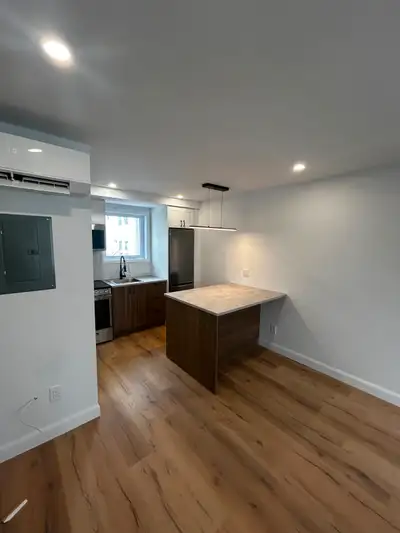 Studio neuf à louer – 1027$/mois – Semi-meublé