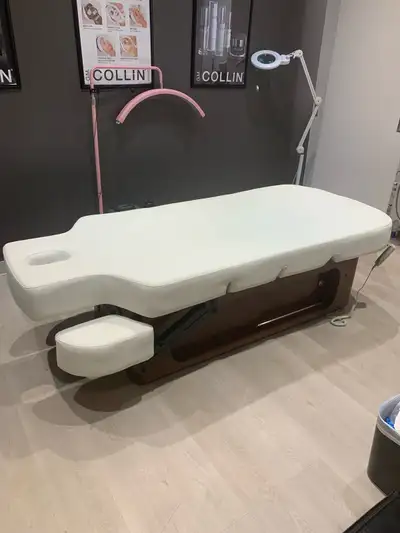 J’offre des services en esthétique et massotherapie pour Homme & Femme à Laval , dans un super beau...
