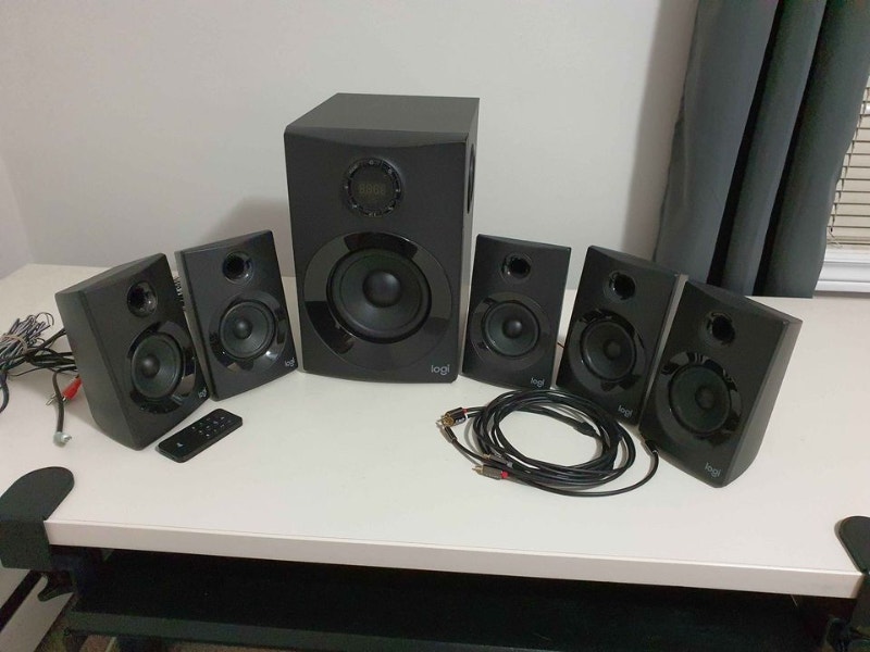 Logitech Z606 5.1 Surround Sound System with Bluetooth Speakers