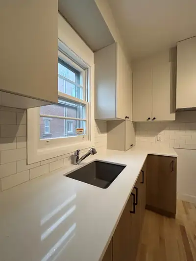 App. à louer 4 ½,  avec 2 chambres fermées (Metro Jolicoeur)