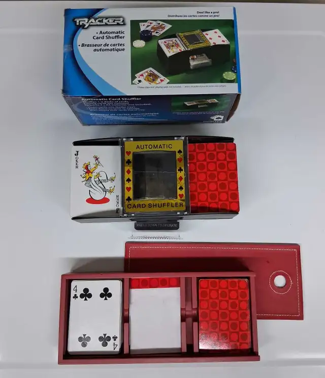 Brasseur de Carte  avec coffre de jeux de cartes Vintage in Toys & Games in Laval / North Shore - Image 2