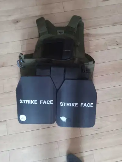 Condor tactical plate carrier with 2 level 3 plates, View more