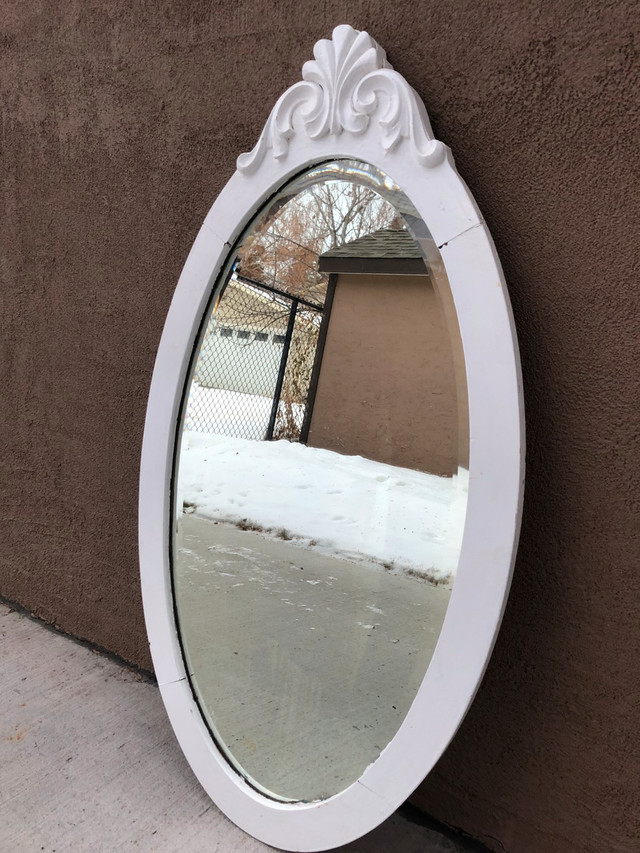 Antique Oval Mirror  in Home Décor & Accents in Calgary