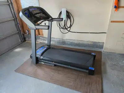 NordicTrack T101-5 Treadmill – Lightly Used, Excellent Condition, View more