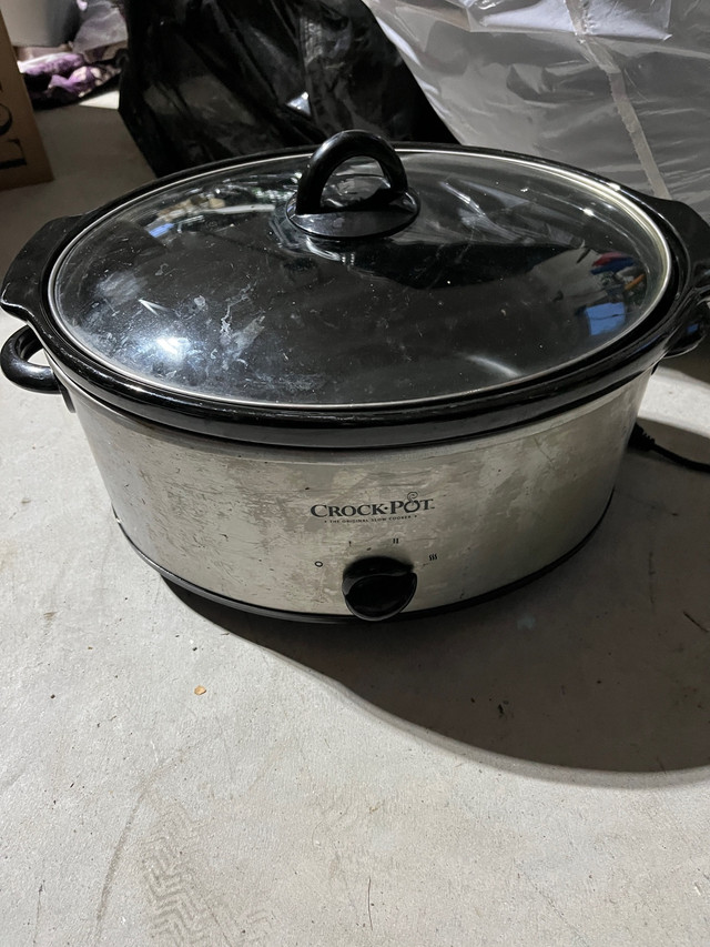 Large Crock Pot ***read description *** in Microwaves & Cookers in Brockville