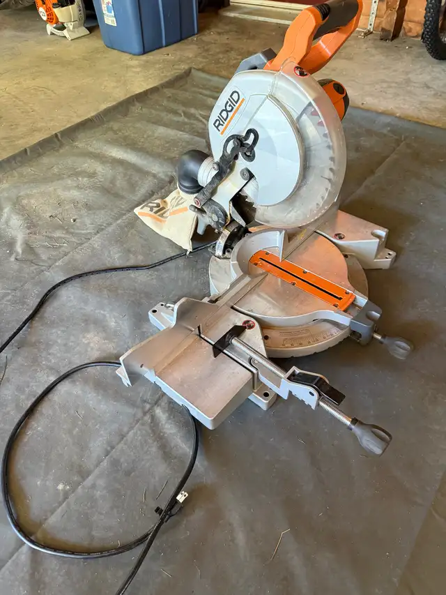 10” Rigid Miter Saw in Power Tools in Strathcona County - Image 6