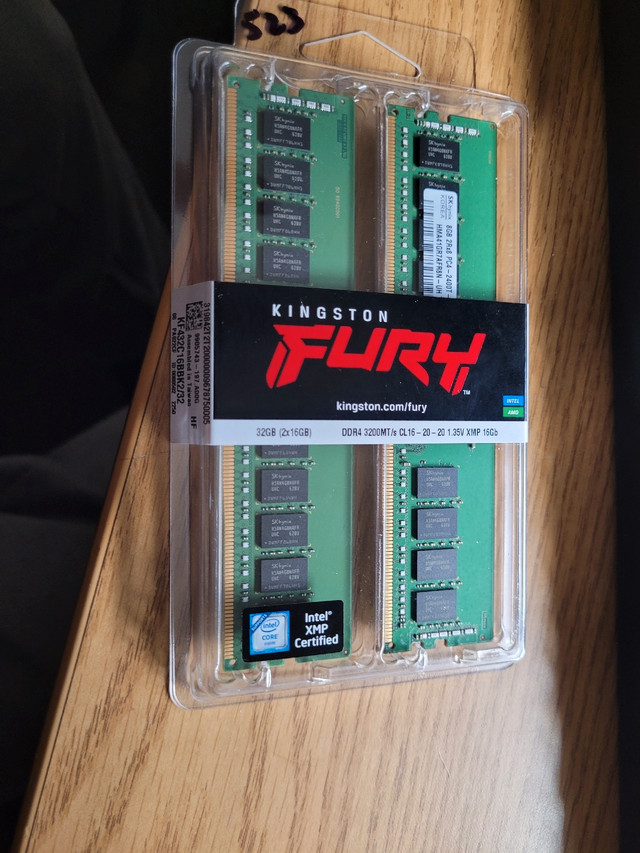 2 8Gig DDR 4 sticks of Ram in Desktop Computers in Oshawa / Durham Region