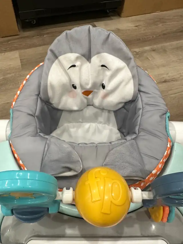 Penguin Baby Activity Seat in Playpens, Swings & Saucers in City of Toronto - Image 4