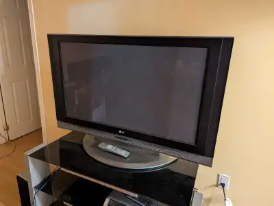 LG 42 inch Plasma TV - 2006 Model, View more