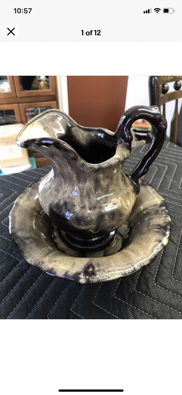 RARE VINTAGE GRAND RIVER POTTERY PITCHER & BOWL in Arts & Collectibles in Prince Albert