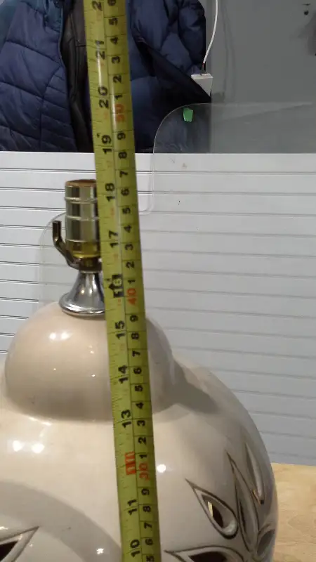 VINTAGE TABLE LAMP in Indoor Lighting & Fans in West Island - Image 5