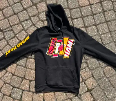 Miami Heat NBA Basketball Hoodie Men Sz M Like New, View more