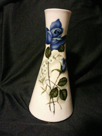 Rare LILIEN PORZELLAN ( PORCELAIN ) VASE