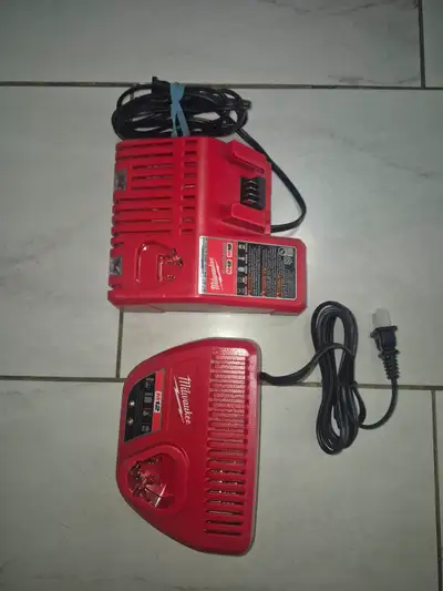 Milwaukee Charger 12V/18V M12/M18, View more