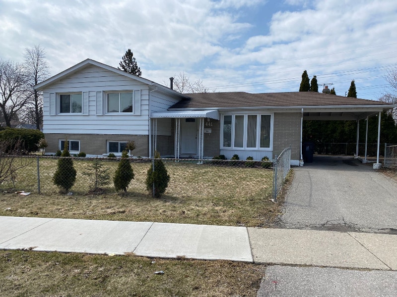 Two(2) bedroom furnished basement near Humber college Room Rentals