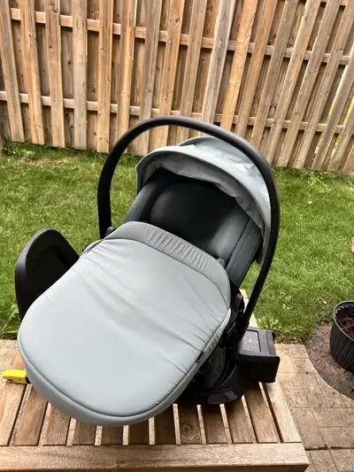Thule Maple Car Seat Mid Blue + Alfi ISOFIX Base + Boot Cover, View more