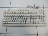 Logitech Y-SE8 RT7R12 V:58TW Corded Internet Keyboard XCondition