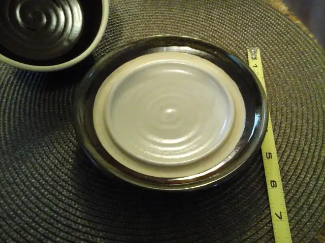 Handmade Pottery Dish in Kitchen & Dining Wares in Oshawa / Durham Region - Image 6