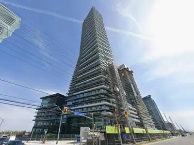 Modern 1-Bed Condo Unit | Prime City Centre Location | Min to UTM Address: Burnhamthorpe Rd W & Conf...