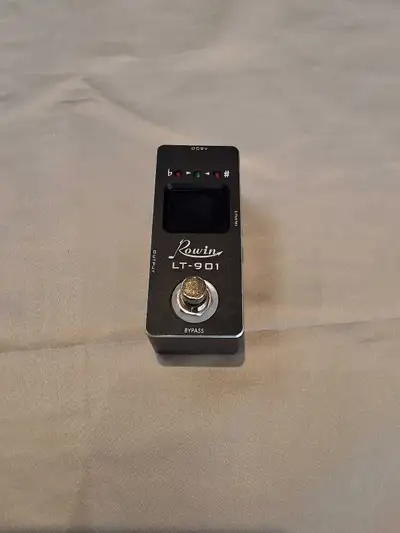 Rowin LT-901 Digital Tuner Guitar Pedal, View more