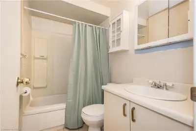 Available NOW!! One room is available to rent in a female-only townhouse. Quite, neat and tidy place...