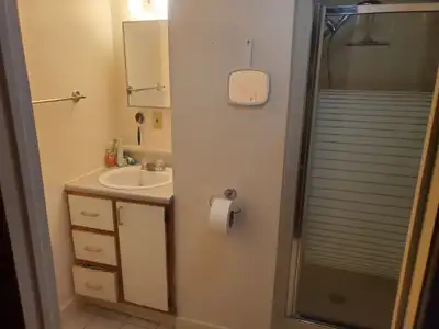 1 et demi à louer situé à pointes au trembles à la rue Parent dans un quartier paisible pres d 'un p...