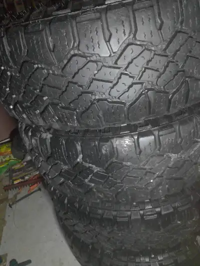 *NEED GONE* ASAP $300\SET( $75 tire ) OBO no issues, uneven wear or patches 9\32" 80% taking up spac...