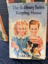 BOOK THE BOBBSEY TWINS-KEEPING HOUSE