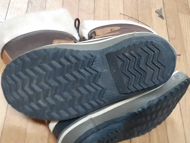 bottes d 'hiver femme gr 7 in Women's - Shoes in Québec City - Image 3