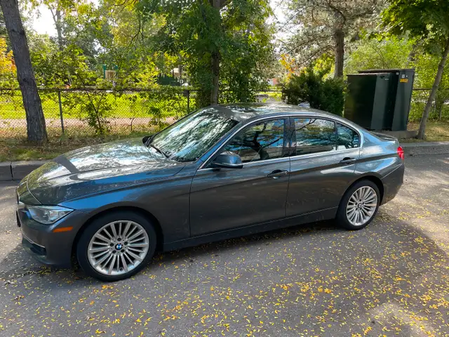2013 BMW 328xi Luxury Package – 10.5" Touchscreen63860078759297120