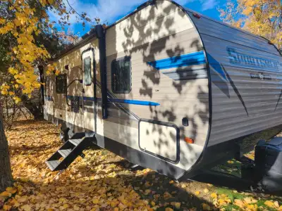 2019 Sportsmen with bunks. Very clean unit. Large master bed, and 2 large bunk beds. Slide out with...