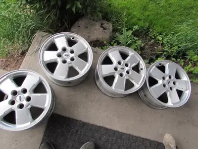 Set of 16x7 Ford Escape Alloy Wheels 16x7, 5x114.3mm bolt pattern, ET45, 67.1 Center Bore No bends,...