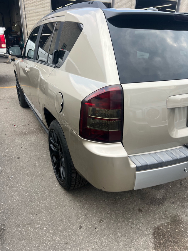jeep compass in Cars & Trucks in City of Toronto - Image 4