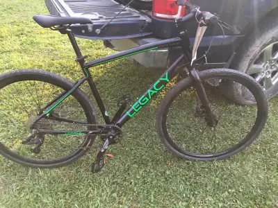I'm selling a new Legacy Destiny hybrid bike, which features a sturdy aluminum frame and responsive...