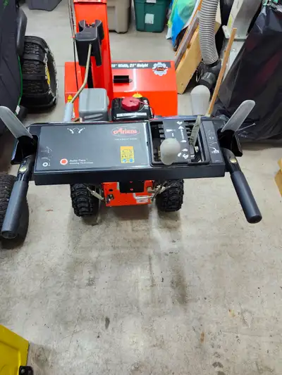 Ariens 28 inch delux snow blower, View more