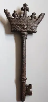 Antique  Cast Iron Skeleton Key with Crown Top Wall Hanger