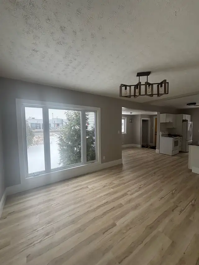 $1,950- 2 bed - Utilities Included - New Sudbury