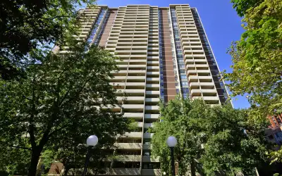 Welcome to the Residences of Homewood. This spacious one bedroom unit has the perfect open concept l...