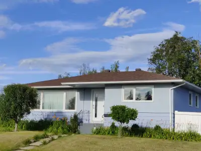 3 Bedroom House Main floor near Capilano Transit Center